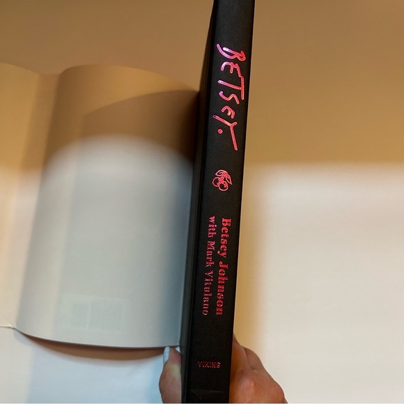 Betsey Johnson A Memoir Hardcover Book - Picture 5 of 5